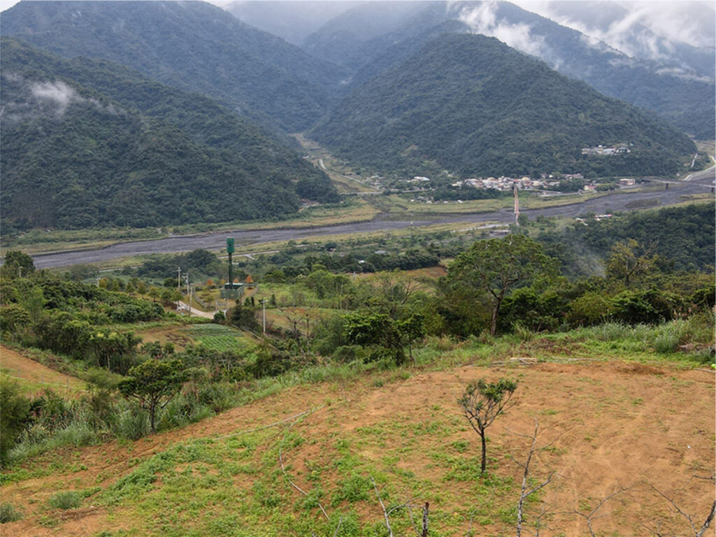 青山綠水 層巒疊嶂